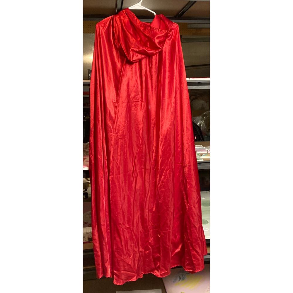 ONS Spirit red satin hooded cape for halloween costumes